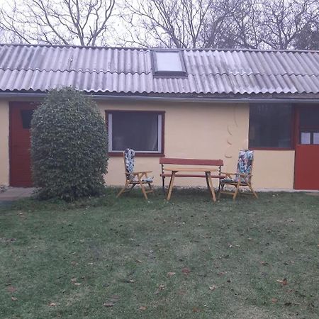 Kamilla Vendeghaz Appartement Écs Buitenkant foto