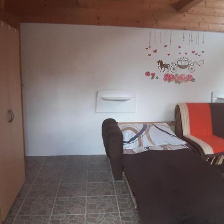 Kamilla Vendeghaz Appartement Écs Buitenkant foto