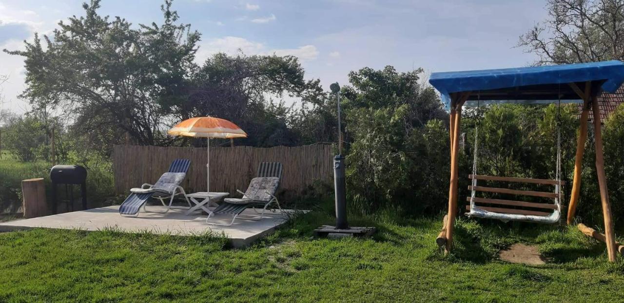 Kamilla Vendeghaz Appartement Écs Buitenkant foto