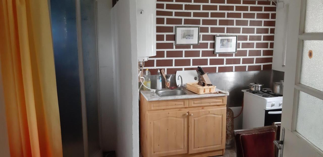 Kamilla Vendeghaz Appartement Écs Buitenkant foto