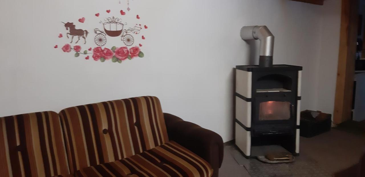 Kamilla Vendeghaz Appartement Écs Buitenkant foto