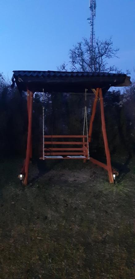 Kamilla Vendeghaz Appartement Écs Buitenkant foto
